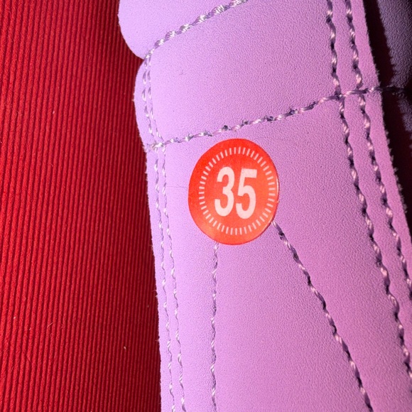 Teens and Adults Lavender Light-Up Women's Roller Skates. - Picture 5 of 5